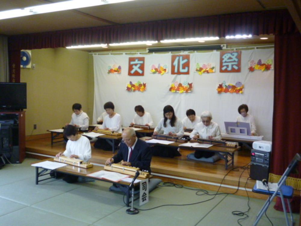 文化祭の舞台発表風景てす。