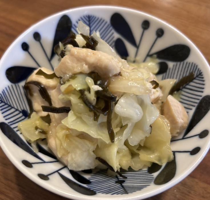 鶏肉とキャベツの塩昆布和え